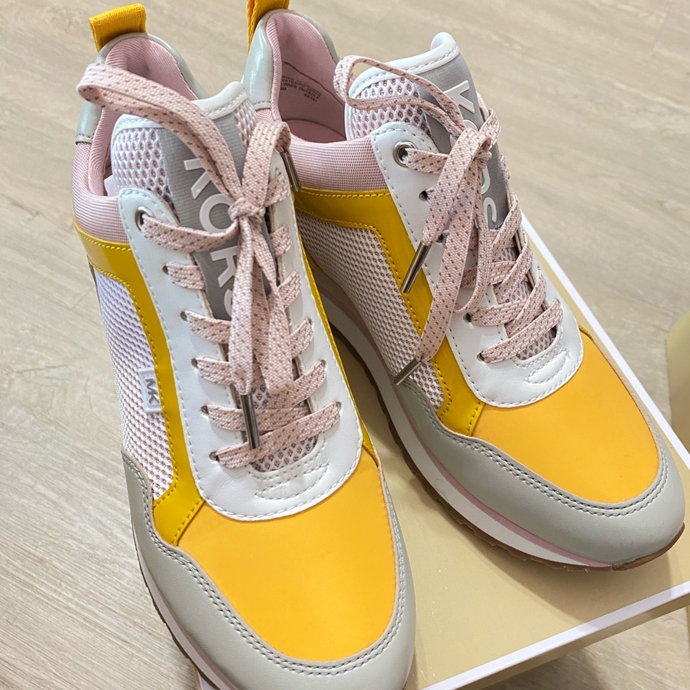 Michael Kors Shoes - Picture 2 of 7